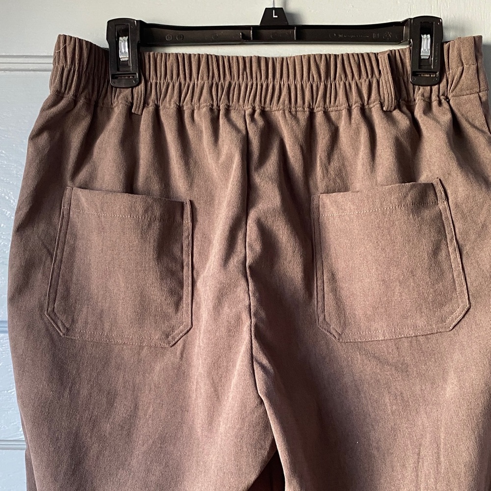 High-Rise Wide Ankle Pants in Taupe - Picture 4 of 4